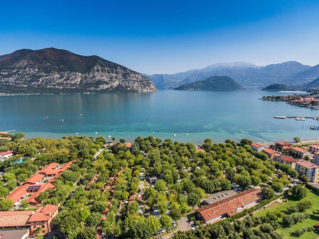 Estivo Premium Deluxe Mobile Homes On Camping Del Sole Village Iseo Exterior foto