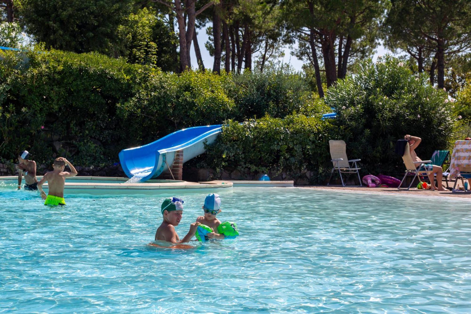 Estivo Premium Deluxe Mobile Homes On Camping Del Sole Village Iseo Exterior foto